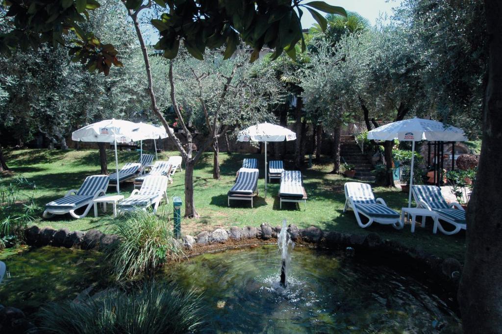 Hotel Fraderiana Torri Del Benaco Habitación foto